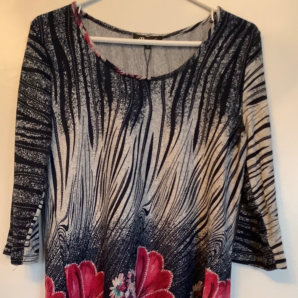 Papa Ladies Top New With Tags